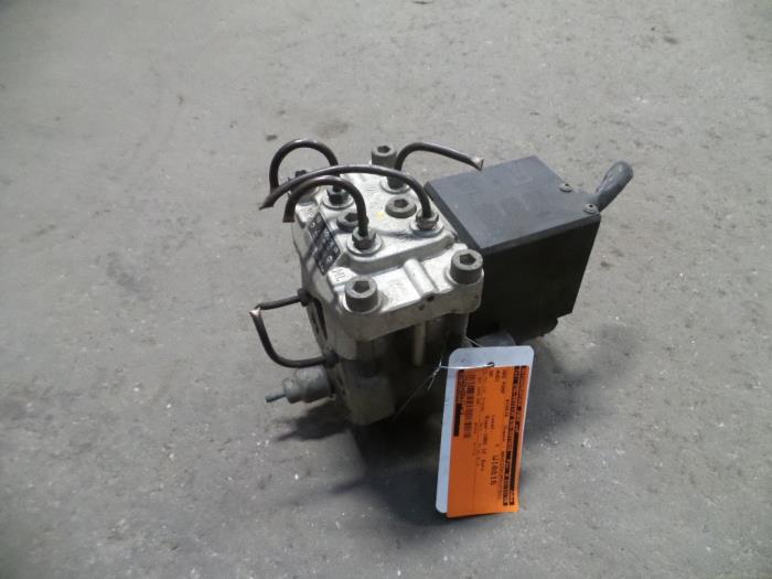 Gebruikte ABS Pomp Audi 80 (B4) 2.0 E Prijs op aanvraag aangeboden door Autodemontage Joko B.V.
