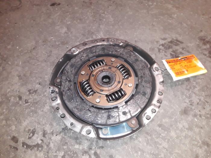 Gebruikte Koppelingsset (compleet) Suzuki Baleno (GC/GD) 1.6 16V Prijs op aanvraag aangeboden door Autodemontage Joko B.V.