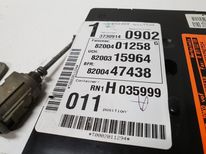 Computer Body Control van een Renault Espace (JK) 2.2 dCi 16V 2004