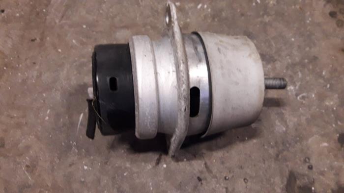 Gebruikte Motorrubber Audi Q7 (4LB) 3.0 TDI V6 24V Prijs op aanvraag aangeboden door Autodemontage Joko B.V.