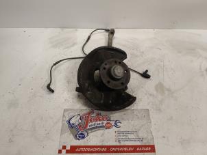 Gebruikte Fusee rechts-voor Mercedes CLK (C208) 2.3 230K 16V Prijs op aanvraag aangeboden door Autodemontage Joko B.V.