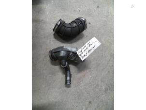 Gebruikte Aanzuigslang Lucht Opel Zafira (F75) 2.0 DTI 16V Prijs op aanvraag aangeboden door Autodemontage Joko B.V.