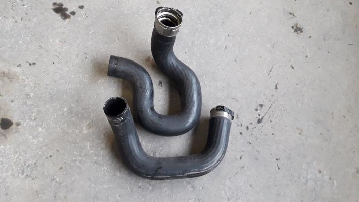 Gebruikte Intercooler Slang Fiat Tipo (356H/357H) 1.6 JTD Multijet II 16V Prijs op aanvraag aangeboden door Autodemontage Joko B.V.