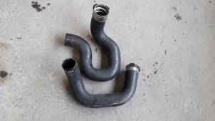 Gebruikte Intercooler Slang Fiat Tipo (356H/357H) 1.6 JTD Multijet II 16V Prijs op aanvraag aangeboden door Autodemontage Joko B.V.