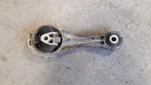 Gebruikte Versnellingsbak Steun Renault Kangoo Express (FW) 1.5 dCi 75 Prijs op aanvraag aangeboden door Autodemontage Joko B.V.