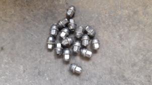 Gebruikte Wielbouten set Ford Transit Custom 2.0 TDCi 16V Eco Blue 130 Prijs op aanvraag aangeboden door Autodemontage Joko B.V.