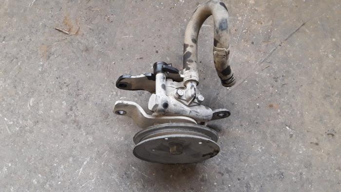 Gebruikte Pomp Servo Nissan King Cab/Pickup 4x4 (D22) 2.5 Tdi Prijs op aanvraag aangeboden door Autodemontage Joko B.V.