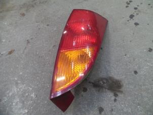 Gebruikte Achterlicht rechts Ford Focus 1 1.6 16V Prijs op aanvraag aangeboden door Autodemontage Joko B.V.