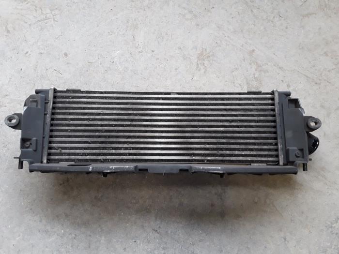 Intercooler van een Opel Vivaro 2.0 CDTI 2007