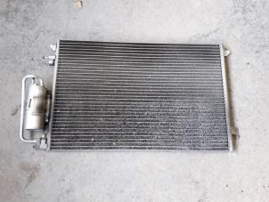 Gebruikte Airco Condensor Opel Signum (F48) 2.2 DGI 16V Prijs op aanvraag aangeboden door Autodemontage Joko B.V.