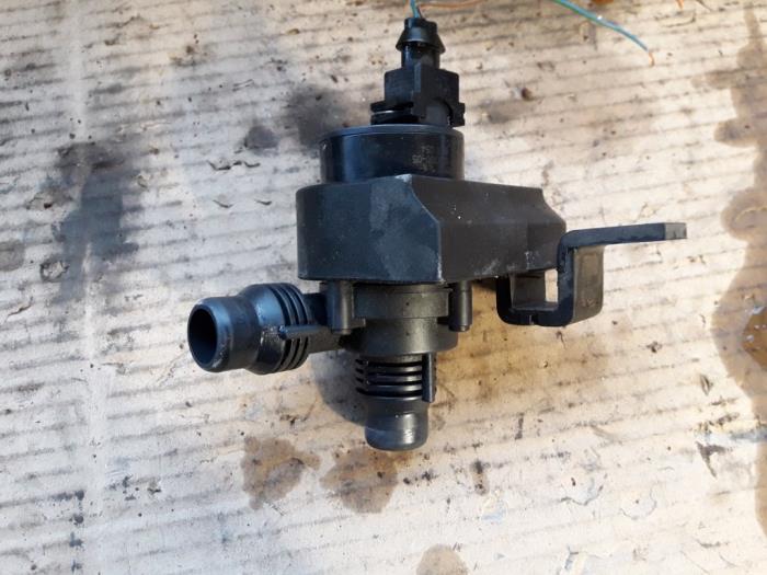 Gebruikte Waterpomp BMW 5 serie Touring (E61) 525d 24V Prijs op aanvraag aangeboden door Autodemontage Joko B.V.