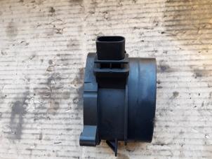 Gebruikte Luchtmassameter BMW 5 serie Touring (E61) 525d 24V Prijs op aanvraag aangeboden door Autodemontage Joko B.V.