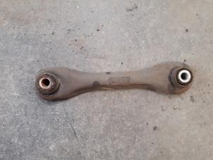 Gebruikte Reactiestang links-achter Volvo S40 (MS) 1.6 D 16V Prijs op aanvraag aangeboden door Autodemontage Joko B.V.