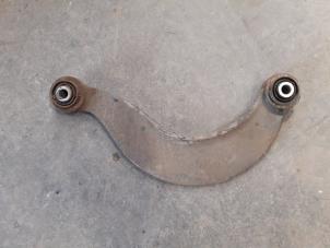 Gebruikte Reactiestang links-achter Volvo S40 (MS) 1.6 D 16V Prijs op aanvraag aangeboden door Autodemontage Joko B.V.