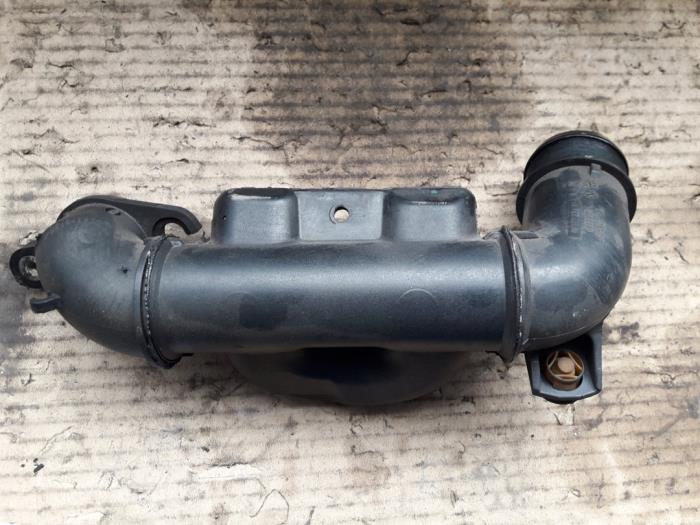 Gebruikte Intercooler Buis Ford Focus 2 1.6 TDCi 16V 90 Prijs op aanvraag aangeboden door Autodemontage Joko B.V.