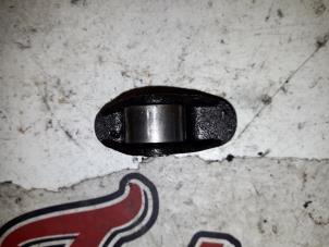 Gebruikte Tuimelaar Opel Signum (F48) 2.2 DGI 16V Prijs op aanvraag aangeboden door Autodemontage Joko B.V.