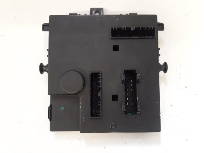 Gebruikte Bodycontrol Module Renault Twingo II (CN) 1.5 dCi 70 Prijs op aanvraag aangeboden door Autodemontage Joko B.V.