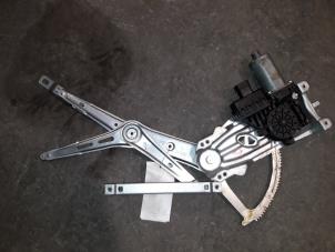 Gebruikte Ruitmechaniek 4Deurs rechts-voor Opel Astra H SW (L35) 1.7 CDTi 16V Prijs op aanvraag aangeboden door Autodemontage Joko B.V.