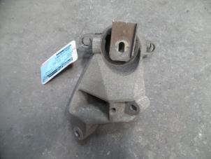 Gebruikte Motorsteun Renault Twingo (C06) 1.2 Prijs op aanvraag aangeboden door Autodemontage Joko B.V.