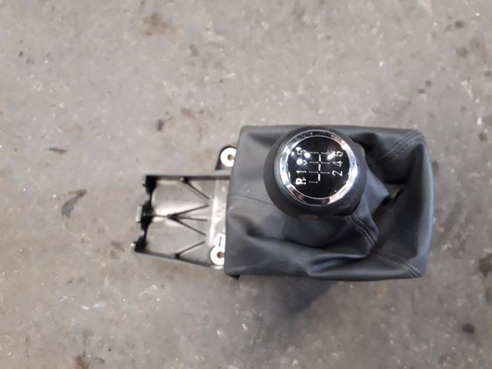 Gebruikte Versnellingspook Opel Astra H (L48) 1.3 CDTI 16V Ecotec Prijs op aanvraag aangeboden door Autodemontage Joko B.V.