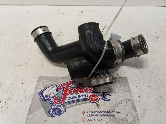 Gebruikte Intercooler Slang Volkswagen Passat Variant (3B6) 1.9 TDI 130 Prijs op aanvraag aangeboden door Autodemontage Joko B.V.