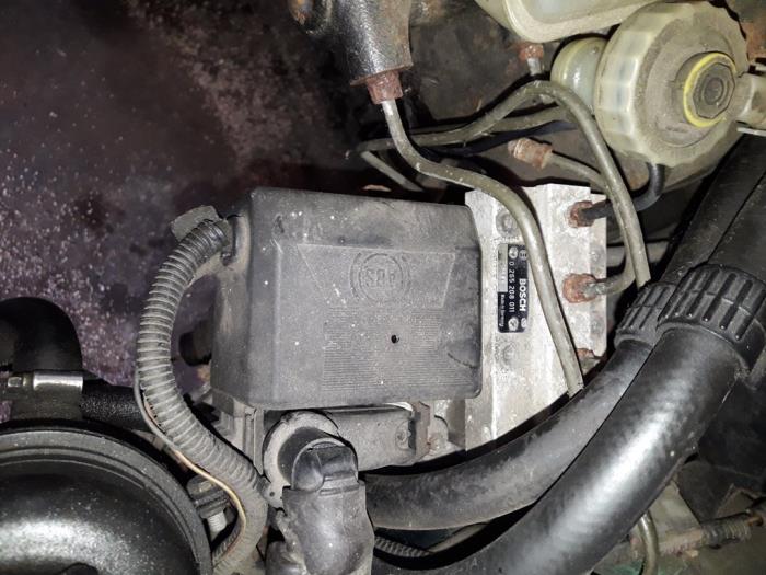 Gebruikte ABS Pomp Opel Calibra 2.0i Prijs op aanvraag aangeboden door Autodemontage Joko B.V.