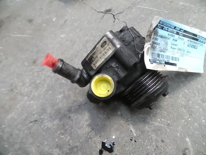 Gebruikte Pomp Servo Ford Mondeo III Wagon 2.0 TDCi 130 16V Prijs op aanvraag aangeboden door Autodemontage Joko B.V.