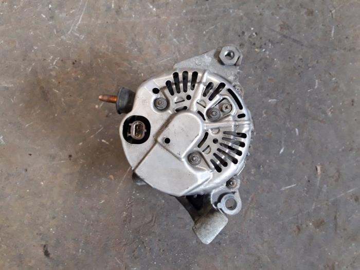 Gebruikte Alternator Jeep Cherokee/Liberty (KJ) 3.7 V6 24V Prijs op aanvraag aangeboden door Autodemontage Joko B.V.