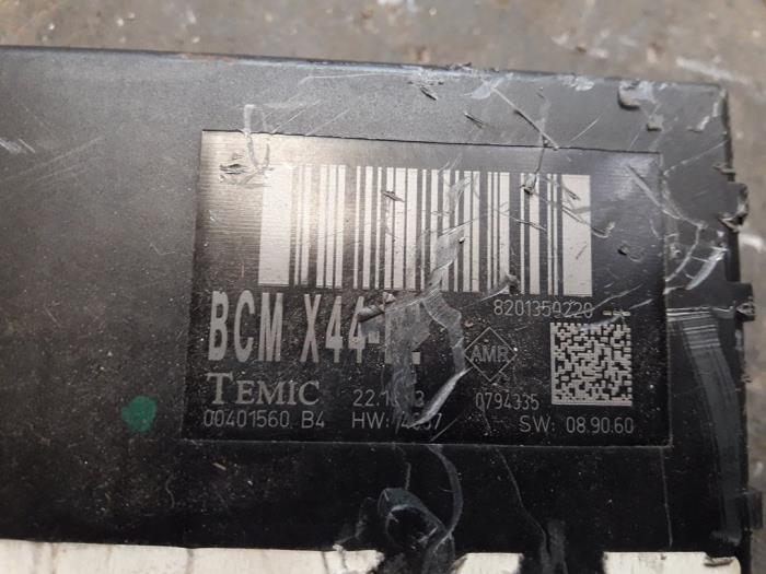Gebruikte Bodycontrol Module Renault Twingo II (CN) 1.2 16V Prijs op aanvraag aangeboden door Autodemontage Joko B.V.