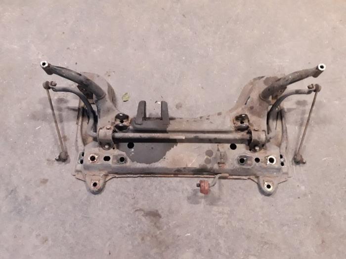 Gebruikte Subframe Ford Fiesta 5 (JD/JH) 2.0 16V ST150 Prijs op aanvraag aangeboden door Autodemontage Joko B.V.