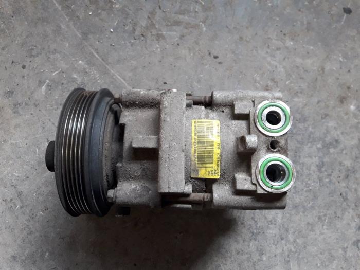 Gebruikte Aircopomp Ford Fiesta 5 (JD/JH) 2.0 16V ST150 Prijs op aanvraag aangeboden door Autodemontage Joko B.V.