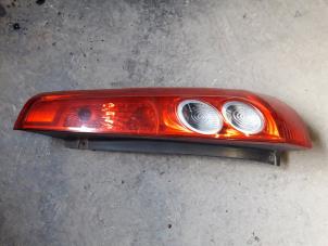 Gebruikte Achterlicht rechts Ford Fiesta 5 (JD/JH) 2.0 16V ST150 Prijs op aanvraag aangeboden door Autodemontage Joko B.V.
