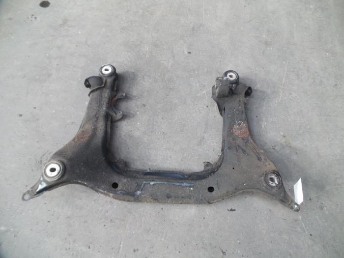 Gebruikte Subframe Volkswagen Passat Variant Syncro/4Motion (3B5) 1.9 TDI 110 Syncro Prijs op aanvraag aangeboden door Autodemontage Joko B.V.