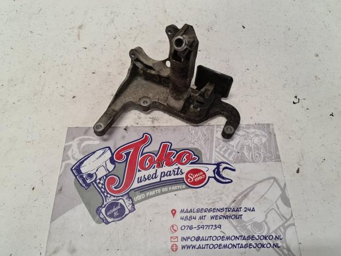 Gebruikte Motorrubber Ford Focus 3 1.6 TDCi 95 Prijs op aanvraag aangeboden door Autodemontage Joko B.V.