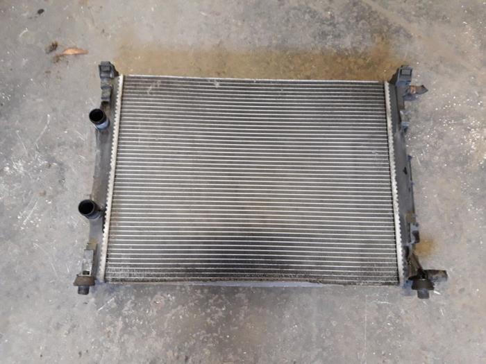 Gebruikte Radiateur Renault Scénic II (JM) 1.5 dCi 105 Prijs op aanvraag aangeboden door Autodemontage Joko B.V.
