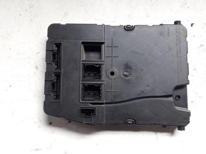 Gebruikte Module Bodycontrol Renault Scénic II (JM) 1.5 dCi 105 Prijs op aanvraag aangeboden door Autodemontage Joko B.V.