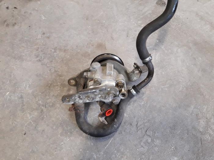 Gebruikte Servopomp Nissan Micra (K11) 1.3 LX,SLX 16V Prijs op aanvraag aangeboden door Autodemontage Joko B.V.
