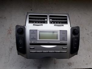 Gebruikte Radio CD Speler Toyota Yaris II (P9) 1.4 D-4D Prijs op aanvraag aangeboden door Autodemontage Joko B.V.