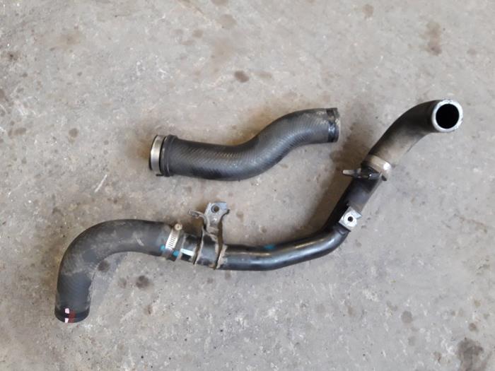 Gebruikte Intercooler Slang Toyota Yaris II (P9) 1.4 D-4D Prijs op aanvraag aangeboden door Autodemontage Joko B.V.