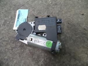 Gebruikte Schuifdak Motor BMW 5 serie Touring (E39) 523i 24V Prijs op aanvraag aangeboden door Autodemontage Joko B.V.