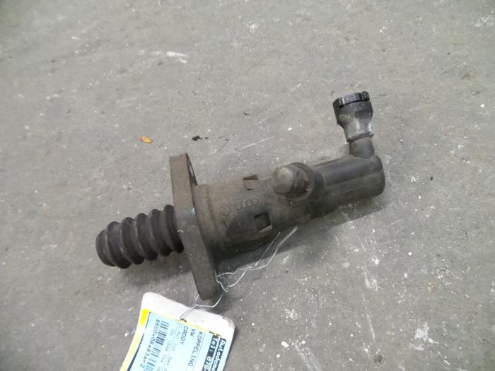 Gebruikte Koppeling Hulp Cilinder Volkswagen Caddy III (2KA,2KH,2CA,2CH) 1.6 TDI 16V Prijs op aanvraag aangeboden door Autodemontage Joko B.V.