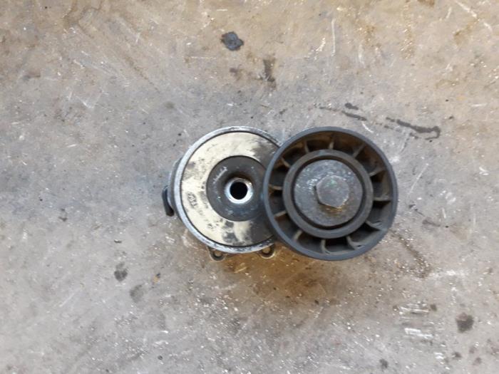 Gebruikte Spanrol Multiriem Saab 9-5 (YS3E) 1.9 TiD 16V Prijs op aanvraag aangeboden door Autodemontage Joko B.V.