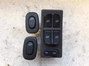 Gebruikte Schakelaar Elektrisch Raam Saab 9-5 (YS3E) 1.9 TiD 16V Prijs op aanvraag aangeboden door Autodemontage Joko B.V.