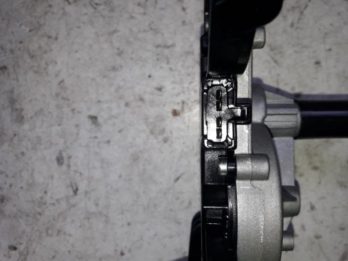 Ruitenwissermotor achter van een Kia Picanto (TA) 1.0 12V 2012