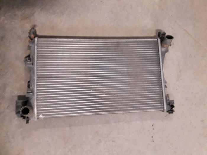 Gebruikte Radiateur Saab 9-3 II (YS3F) 1.8t 16V Prijs op aanvraag aangeboden door Autodemontage Joko B.V.