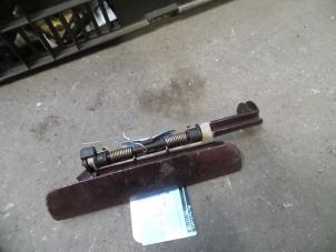 Gebruikte Portiergreep 4Deurs links-voor Peugeot 605 Prijs op aanvraag aangeboden door Autodemontage Joko B.V.