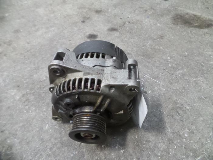 Gebruikte Dynamo Volvo 850 2.5i GLE 10V Prijs op aanvraag aangeboden door Autodemontage Joko B.V.