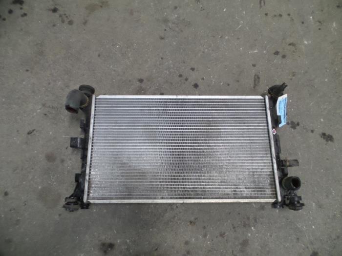 Gebruikte Radiateur Ford Focus 1 2.0 16V Prijs op aanvraag aangeboden door Autodemontage Joko B.V.