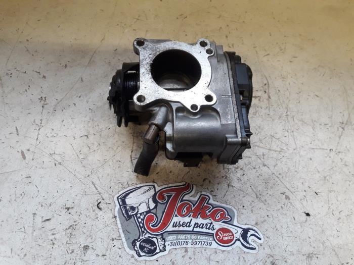 Gebruikte Gasklephuis Volkswagen Polo III (6N1) 1.6i 75 Prijs op aanvraag aangeboden door Autodemontage Joko B.V.
