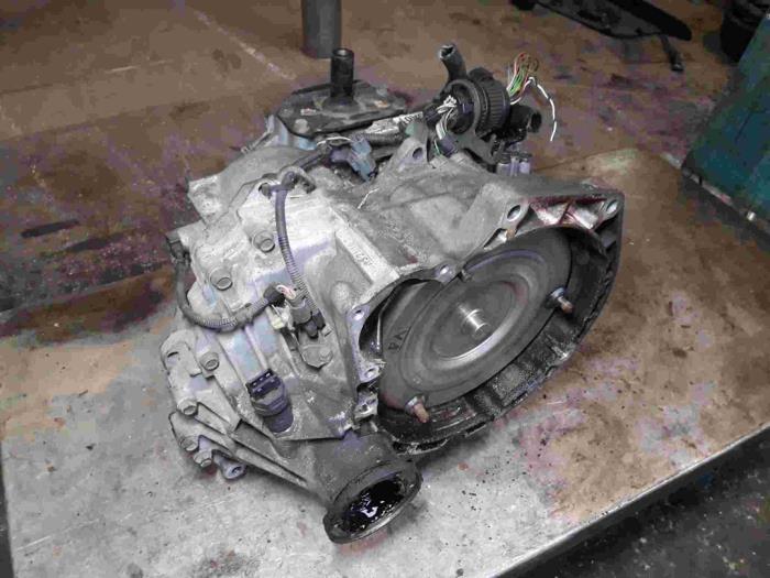 Gebruikte Automaatbak Volkswagen Polo III (6N1) 1.6i 75 Prijs op aanvraag aangeboden door Autodemontage Joko B.V.